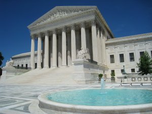 Oblique_facade_3,_US_Supreme_Court